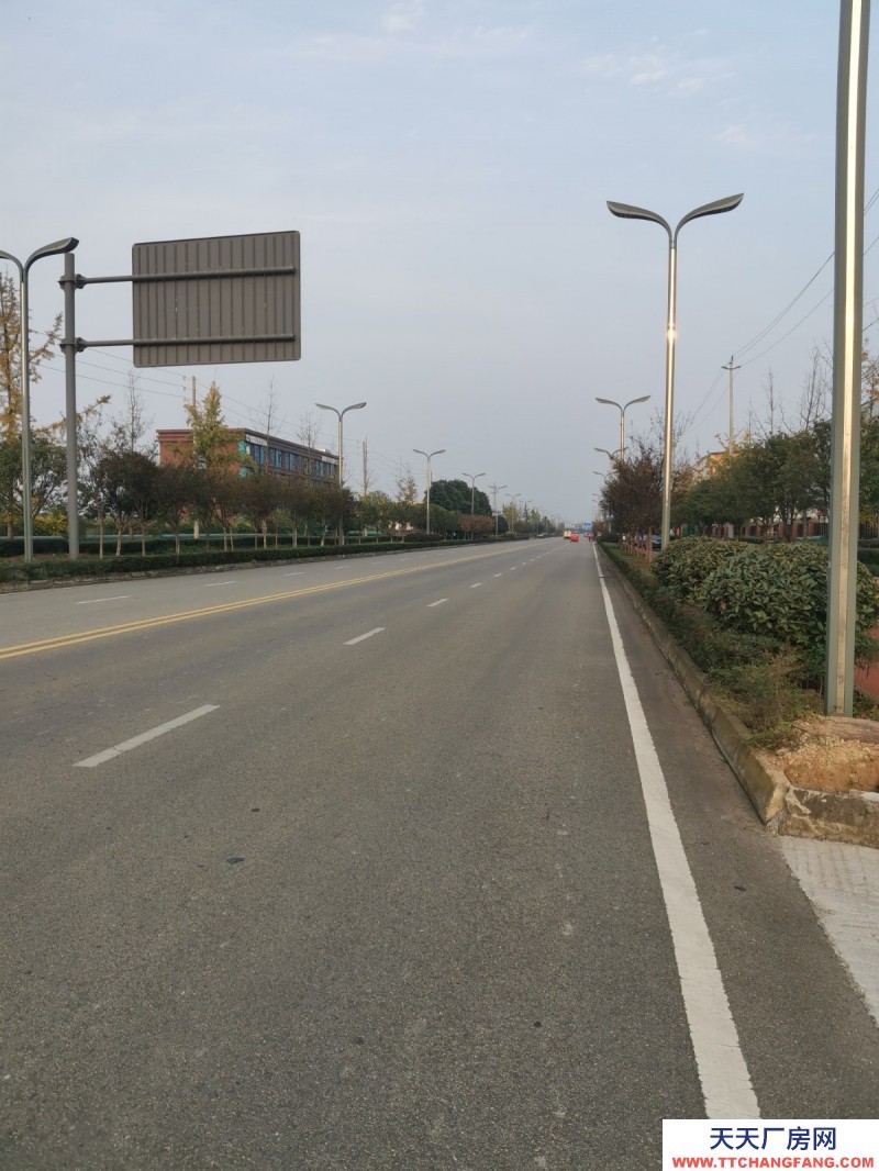 蒲江食品產(chǎn)業(yè)園新修鋼結(jié)構(gòu)廠房出租，園區(qū)動(dòng)力電配備充足，1000KVA ，通天燃?xì)夂驼羝?，適合機(jī)械加工、數(shù)...