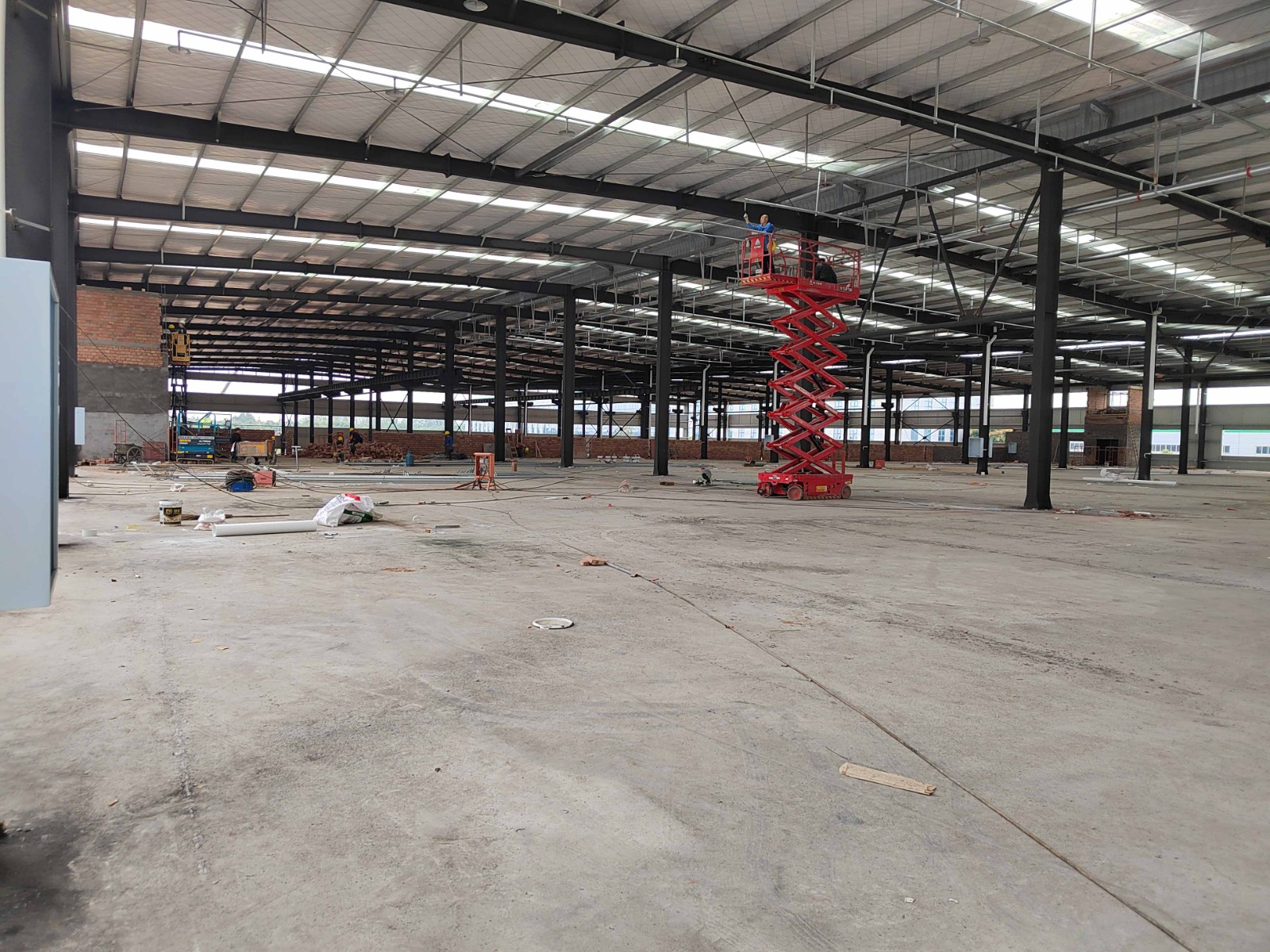 邛崍食品產(chǎn)業(yè)園2500平鋼結(jié)構(gòu)食品廠房出租