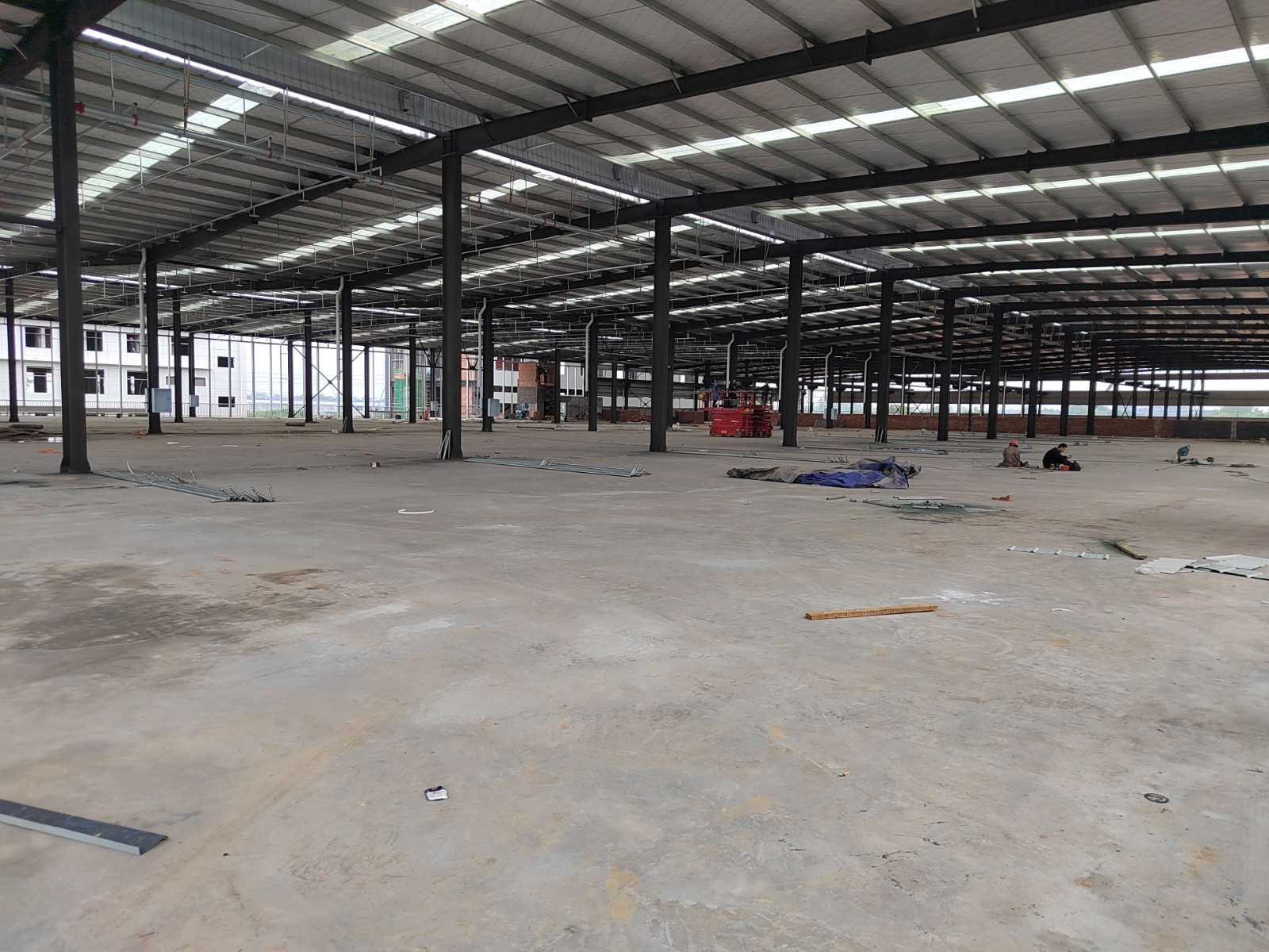 成都周邊5000㎡鋼結(jié)構(gòu)廠房出租