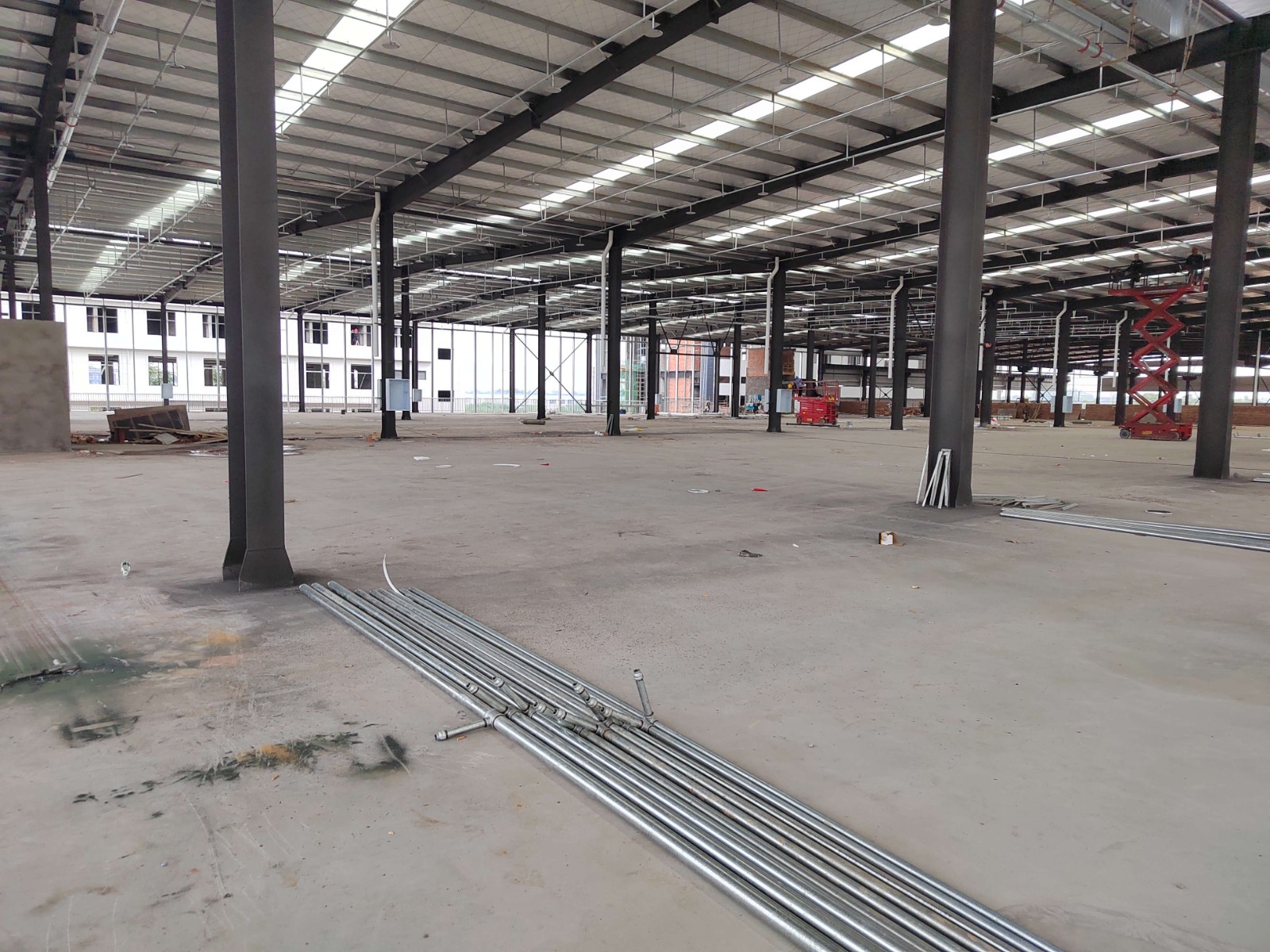 成都周邊5000㎡鋼結(jié)構(gòu)廠房出租