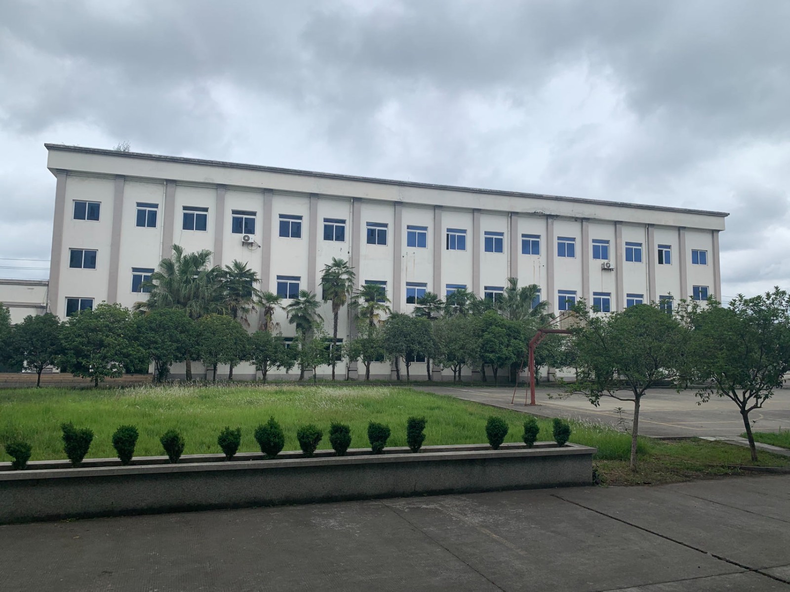 雙流西南航空港開(kāi)發(fā)區(qū)辦公樓、宿舍樓、標(biāo)準(zhǔn)鋼結(jié)構(gòu)庫(kù)房、硬化空地