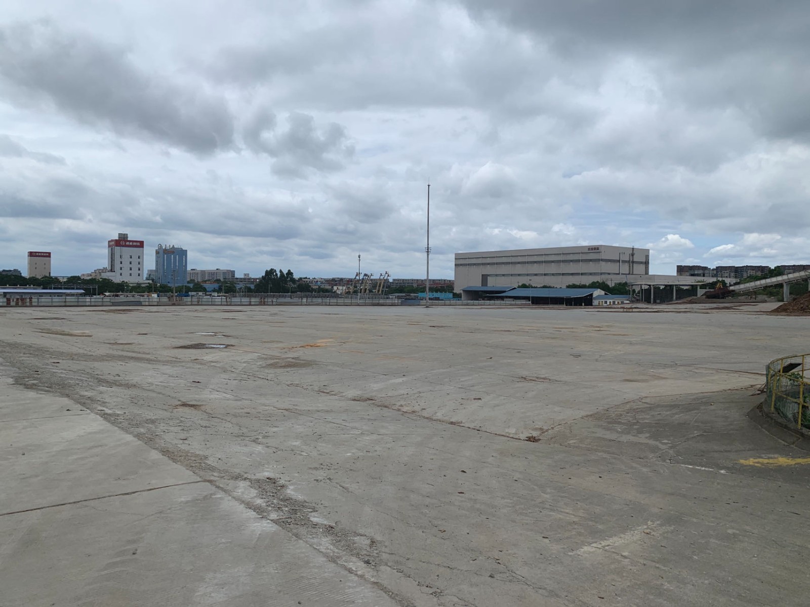 雙流西南航空港開發(fā)區(qū)辦公樓、宿舍樓、標準鋼結(jié)構(gòu)庫房、硬化空地