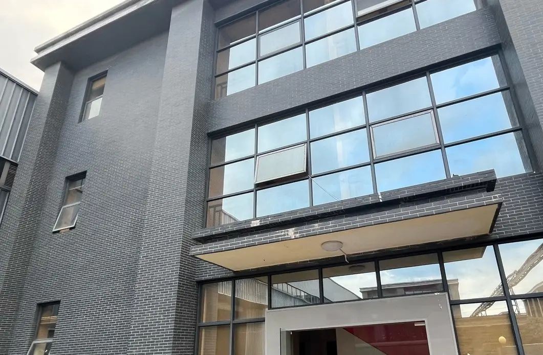 (出租) 出租金堂淮口成阿工業(yè)園廠房，獨(dú)棟廠房出去，實(shí)時(shí)拍攝，超低電價(jià)