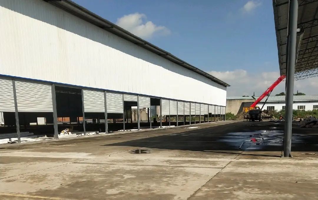 (出租) 標(biāo)準(zhǔn)廠房，水電路三通，有航車，天然氣