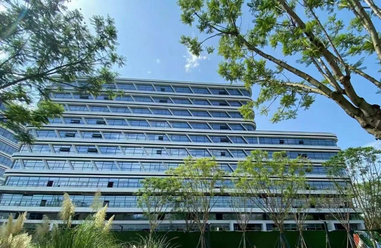 框架結(jié)構(gòu)，最小面積1000平，位置好的新廠(chǎng)房