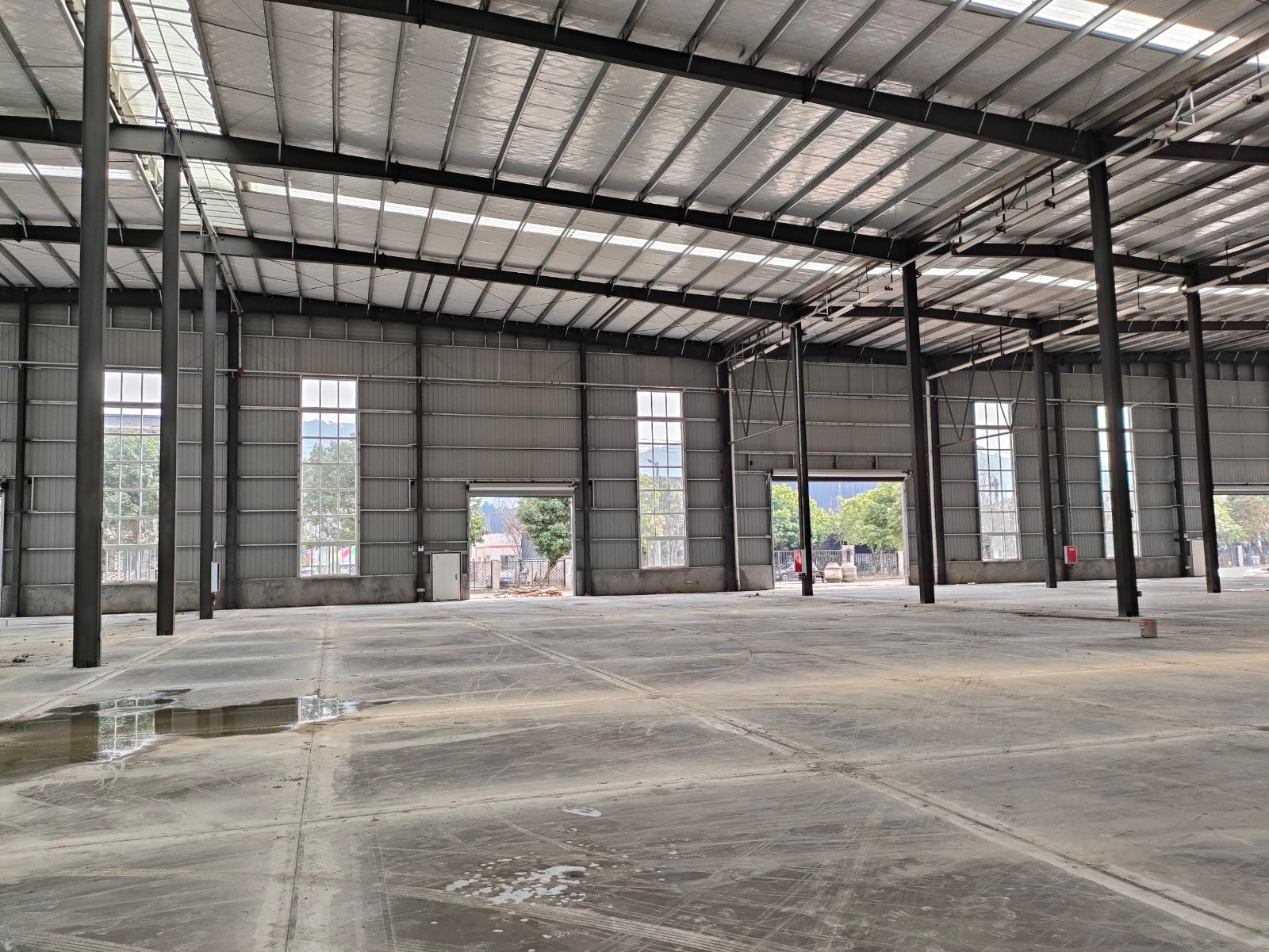 彭州3500平米堅(jiān)果炒貨加工廠房出租