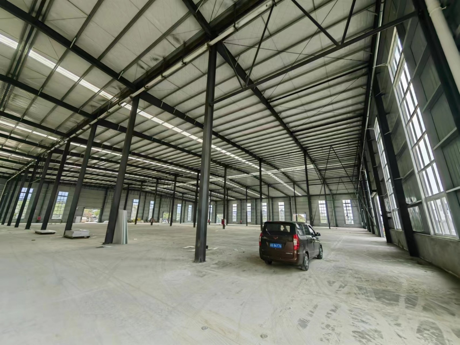 雙流區(qū)3200平米方便食品加工廠房出租